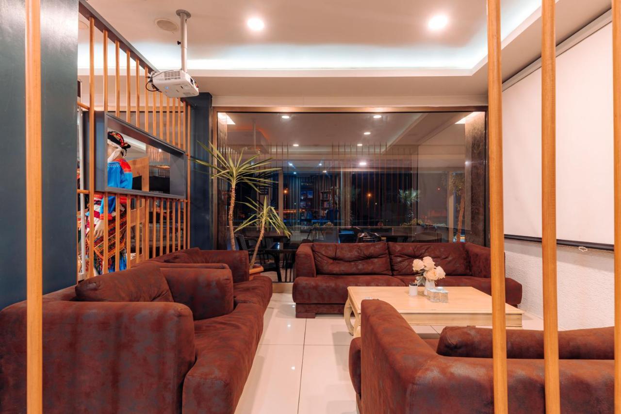 1300 m² 4 phòng ngủ, 1 phòng tắm riêng ở Trung tâm Trabzon Ngoại thất bức ảnh