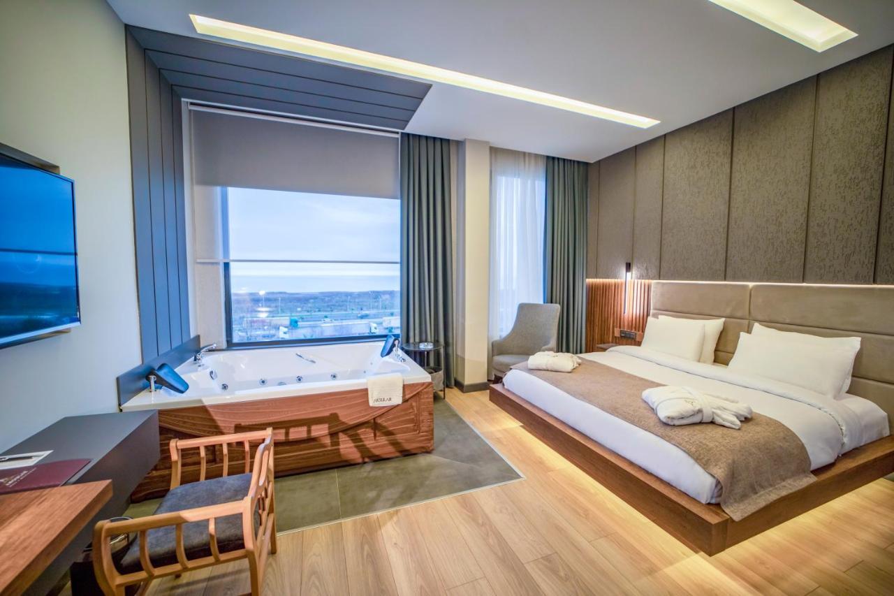 1300 m² 4 phòng ngủ, 1 phòng tắm riêng ở Trung tâm Trabzon Ngoại thất bức ảnh