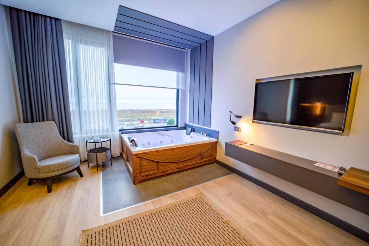 1300 m² 4 phòng ngủ, 1 phòng tắm riêng ở Trung tâm Trabzon Ngoại thất bức ảnh